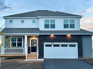 2036 Rainier Dr, Shakopee, MN 55379