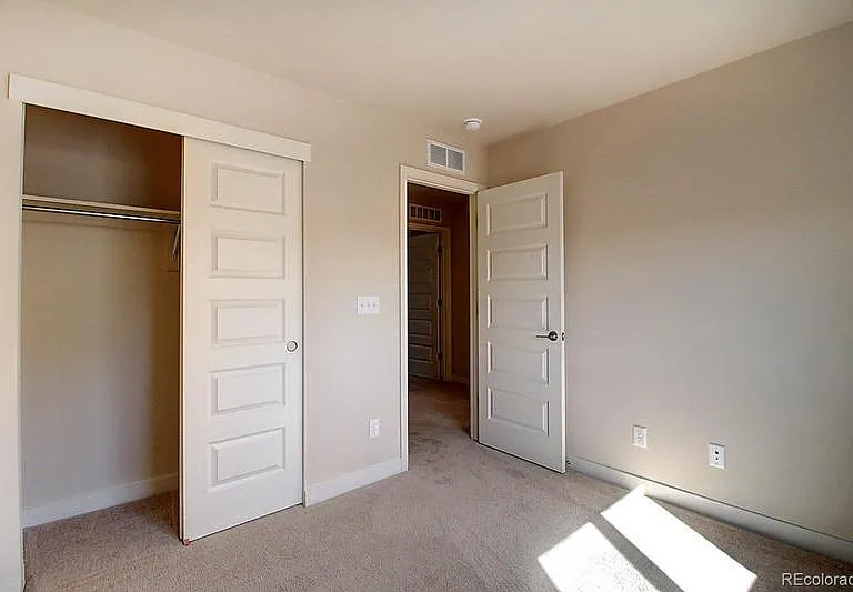 11240 Uptown Ave — Photo 17