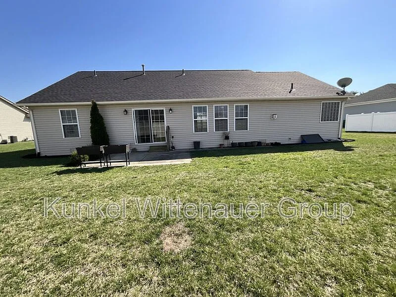 Building Photo - 714 Wheatfield Rd