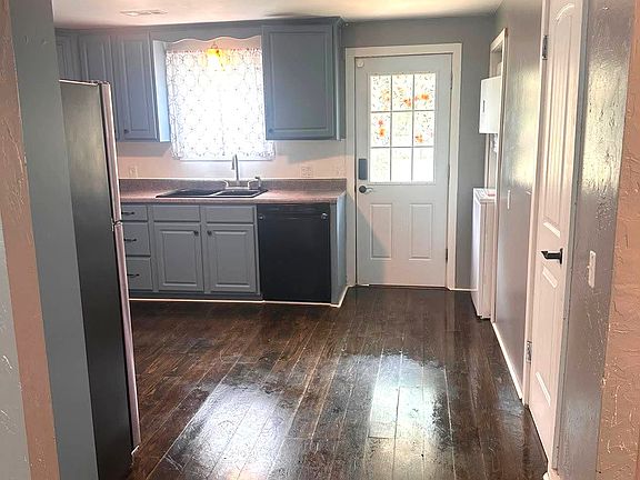 4th image of 308 W Lawrence St