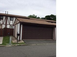 6 Rusten Ln, Nanuet, NY 10954