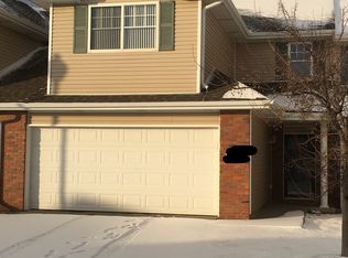 8920 Venice Ln, Lincoln, NE 68526