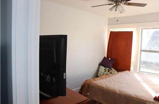 2nd image of 717 E 8th St #717