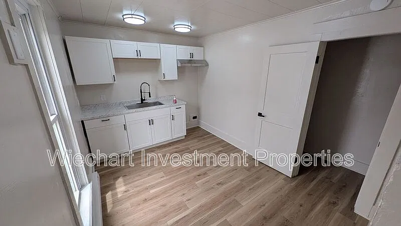 3 bed, 1.0 bath, $1,195 — Photo 3
