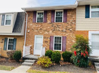 321 New Kent Rd, Blacksburg, VA 24060
