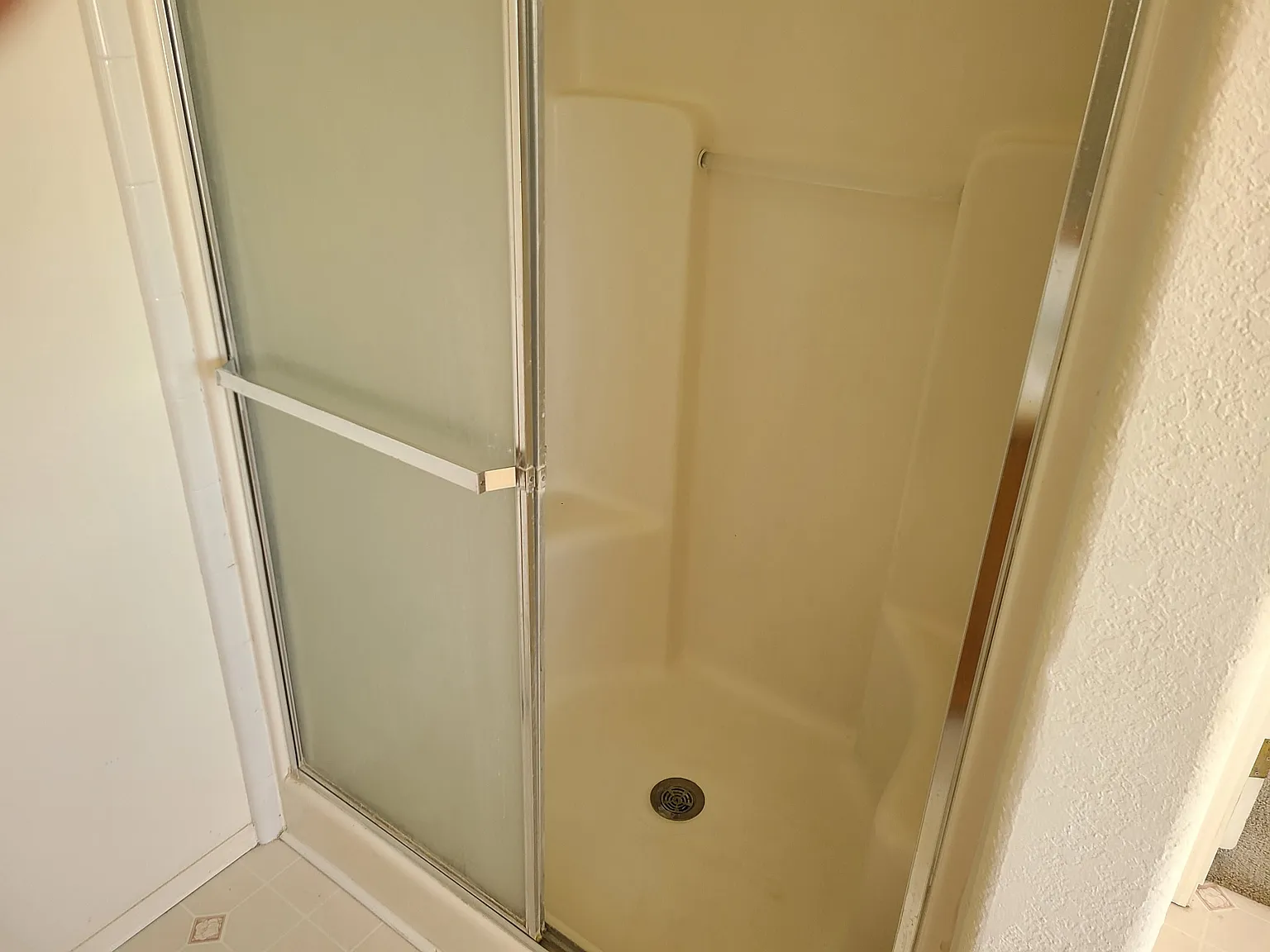 2 bed, 1792 sqft, $2,000 — Photo 2