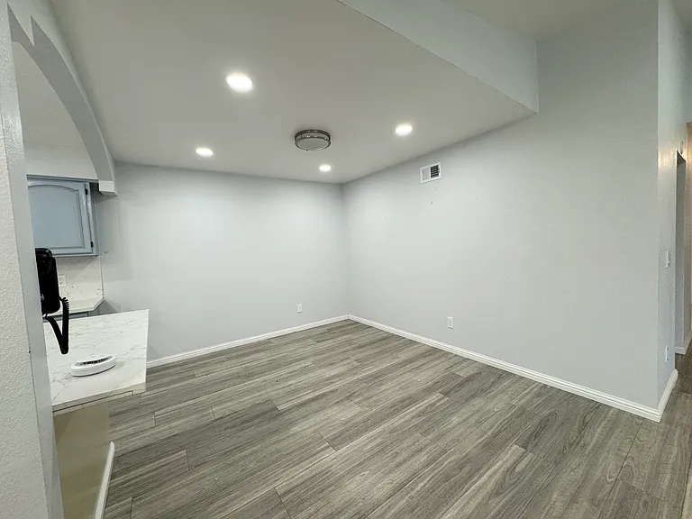 2130 Nottoway Ave — Photo 3