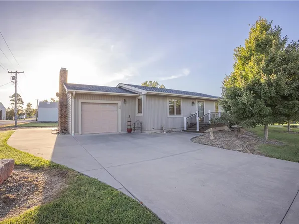 201 S Palmyra St, Perry, MO 63462