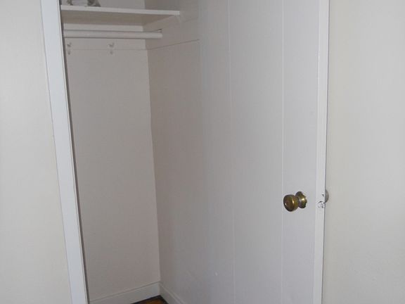 3rd image of 277 Linwood Ave APT 1A