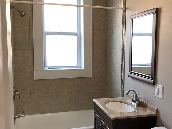 5th image of 3306 Russell Blvd APT B
