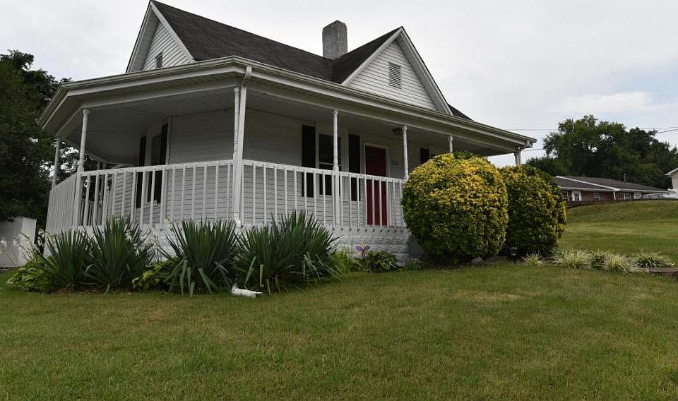 1st image of 322 Cedar Ave