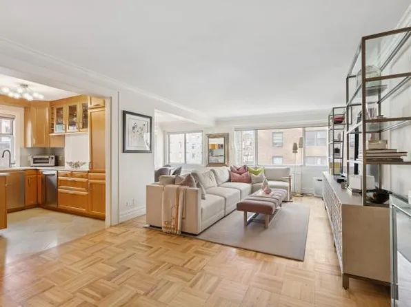 200 East 78th Street image 2 of 10