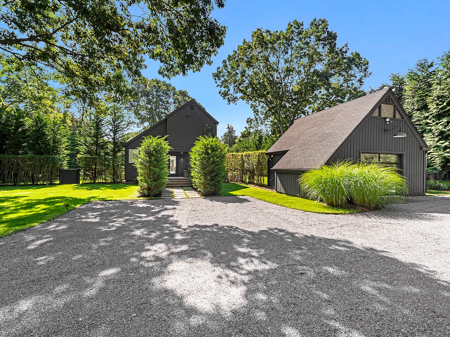 A House in the Hamptons — Photo 1