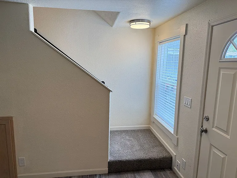 4432 Fergus Ave — Photo 17