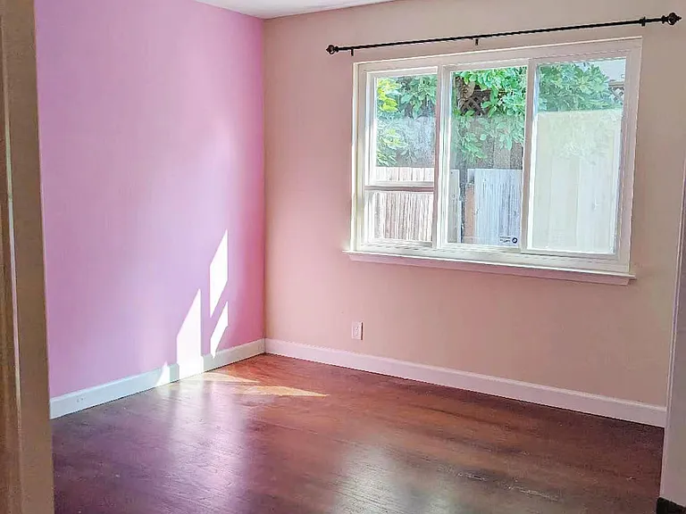 386 Waverly St — Photo 11
