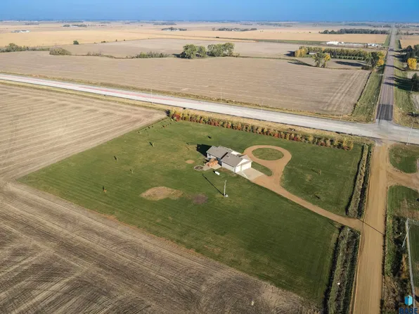 28207 478th Ave, Canton, SD 57013