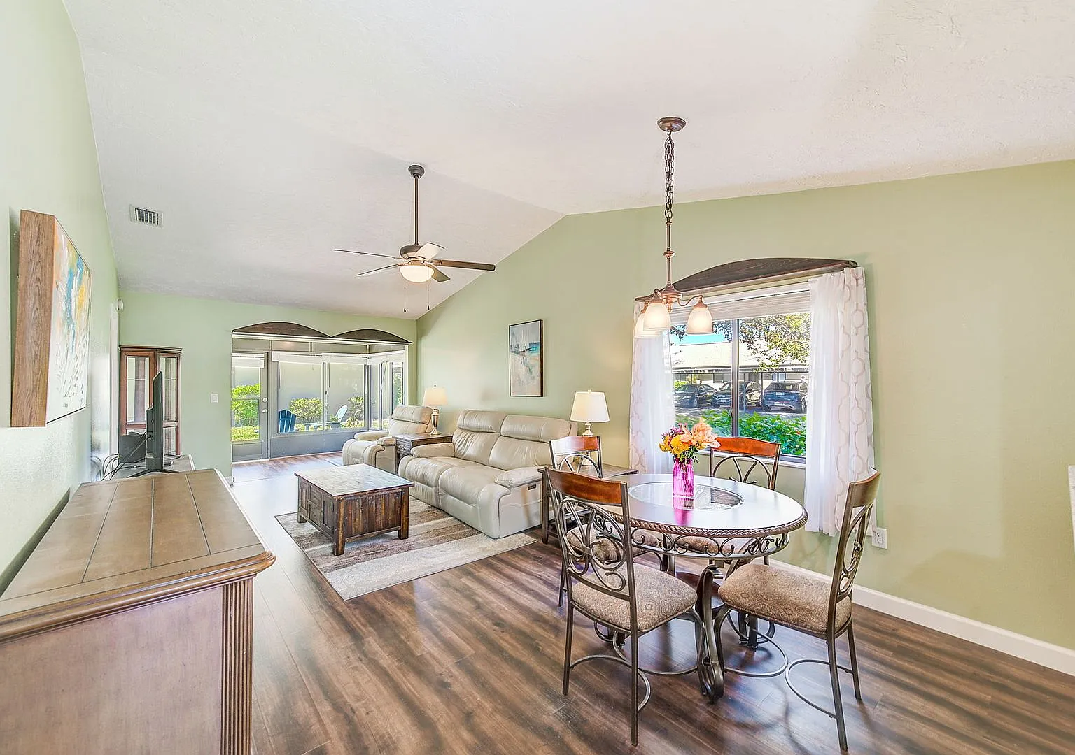 Available for a 9-month rental in the sought-after Huntington Woods community of Bradenton! — Photo 3
