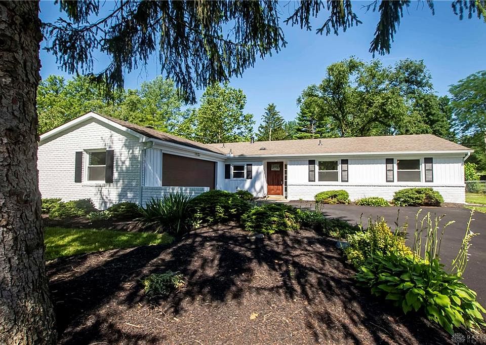 1st image of 2393 Lakeview Dr