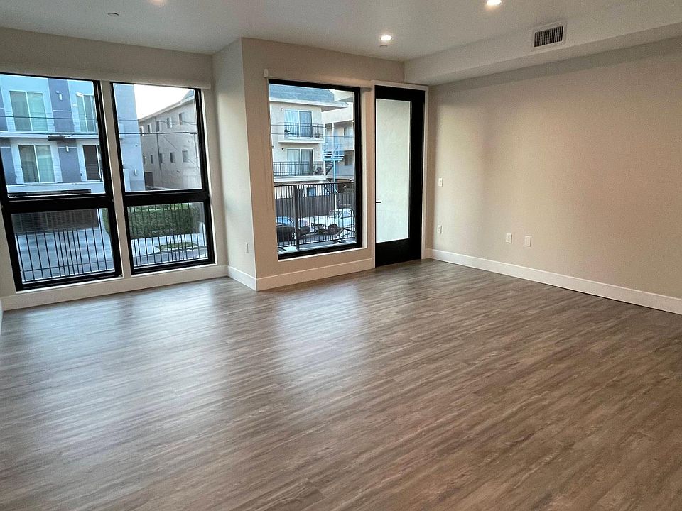 1st image of 5552 Bonner Ave #212