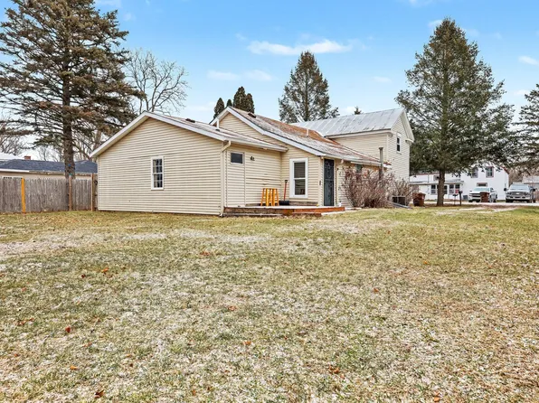 265 S Tabor St, Lyons, MI 48851