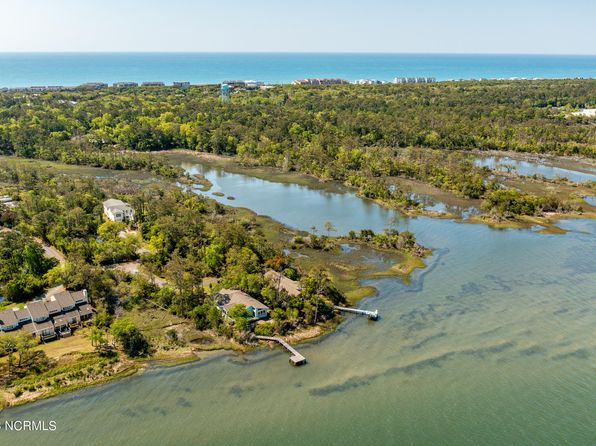 3 West Court, Pine Knoll Shores, NC 28512