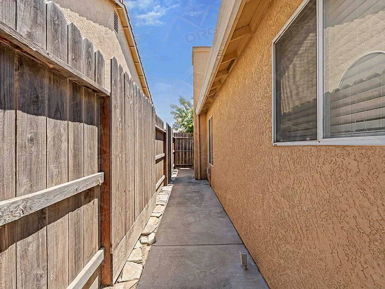 2713 Mozart Dr — Photo 23
