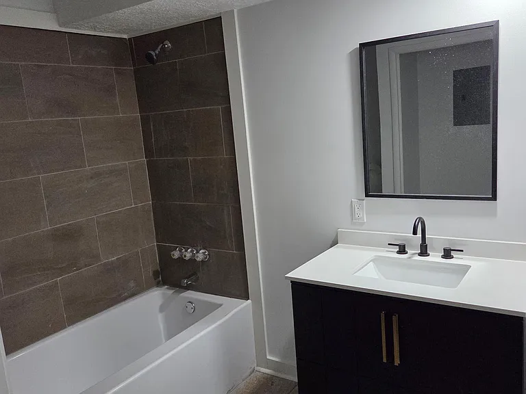 224 Azalea Dr — Photo 5