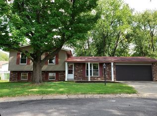 30 Oak Hill Ct, Saint Peters, MO