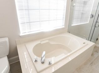 3100 Esser Pl, Waldorf, MD