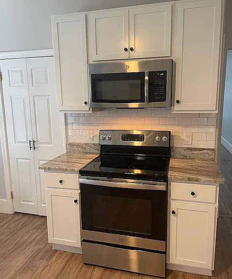 Stainless Steel appliances
Pantry storage