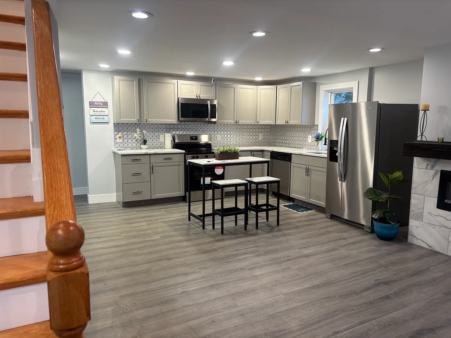 3 bed, 1100 sqft, $2,900 — Photo 4