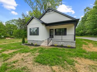 372 E Whitehall Rd, Cookeville, TN 38501