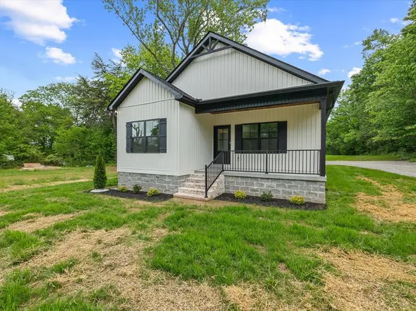 372 E Whitehall Rd, Cookeville, TN 38501