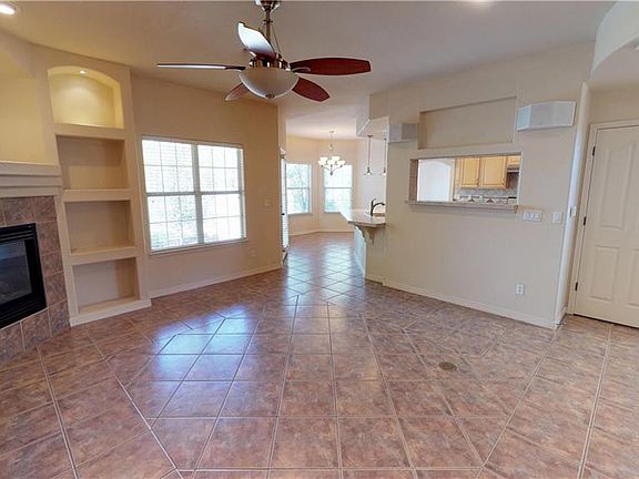 5th image of 533 Meadow Willow Dr