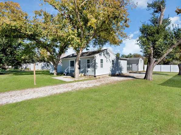 320 S Lorraine St, Hutchinson, KS 67501