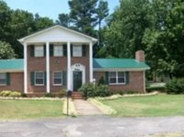 700 Broad St, Decherd, TN 37324
