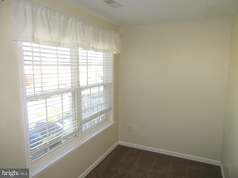181 Gillespie Ave — Photo 10