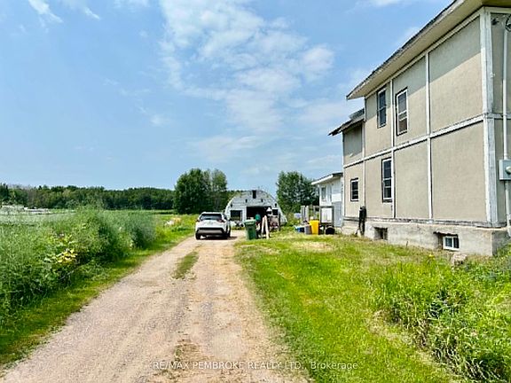 2nd image of 827 B Line Rd