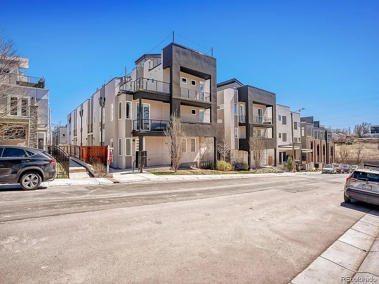 1272 Yates St #6 — Photo 1