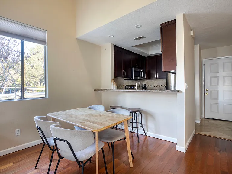 2202 River Run Dr — Photo 4