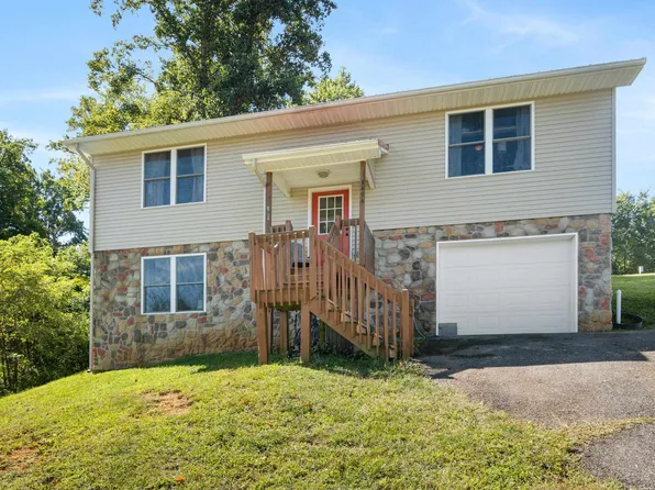 3494 Roanoke St, Christiansburg, VA 24073