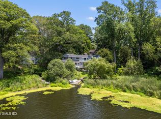 74 Long Meadow Rd, Riverside, CT 06878