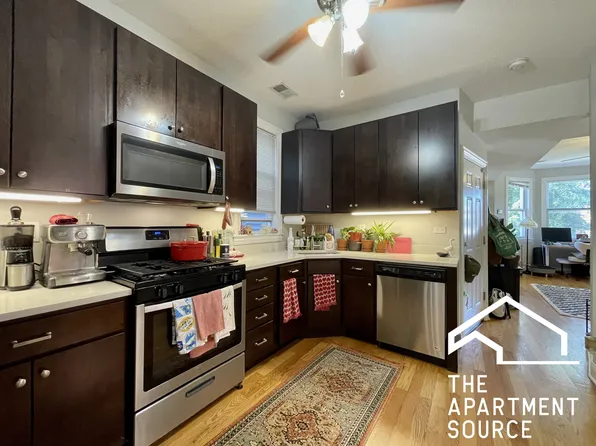 3611 W Wolfram St, Chicago, IL