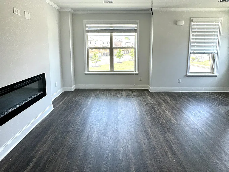 588 Amarante Cir — Photo 10