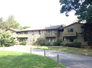 902 Hillcrest St, Hendersonville, NC 28739