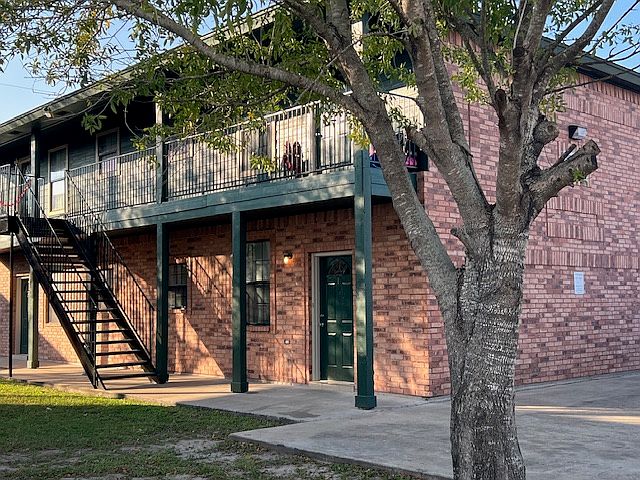 1st image of 753 Sonesta Dr APT 4