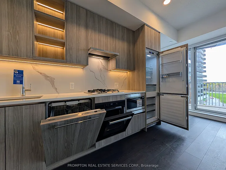 18 Esther Shiner Blvd #549 — Photo 4