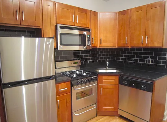 Rented by City Connections Realty | media 28