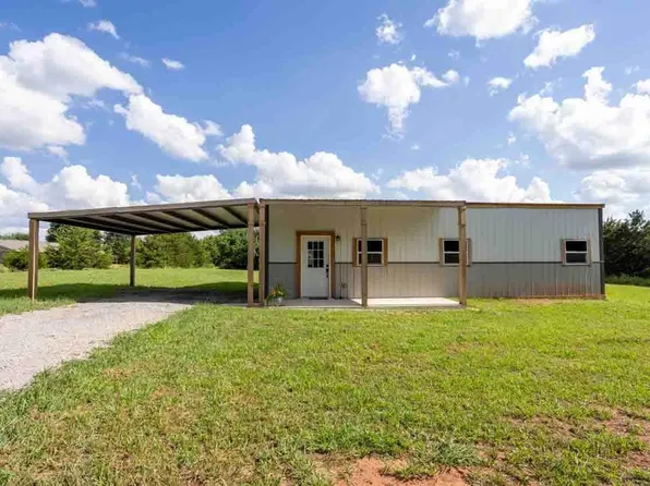 205 W Metcalf St, Glencoe, OK 74032