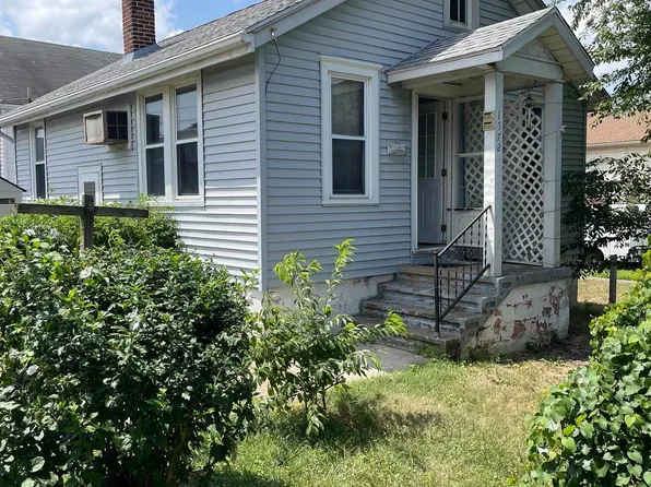 1572 Huddell Ave, Marcus Hook, PA 19061